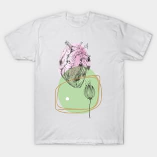 Anatomical heart, engraving drawing. T-Shirt